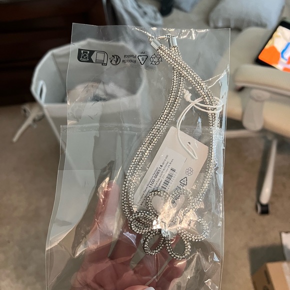 Flower Rhinestone Necklace - Picture 4 of 5